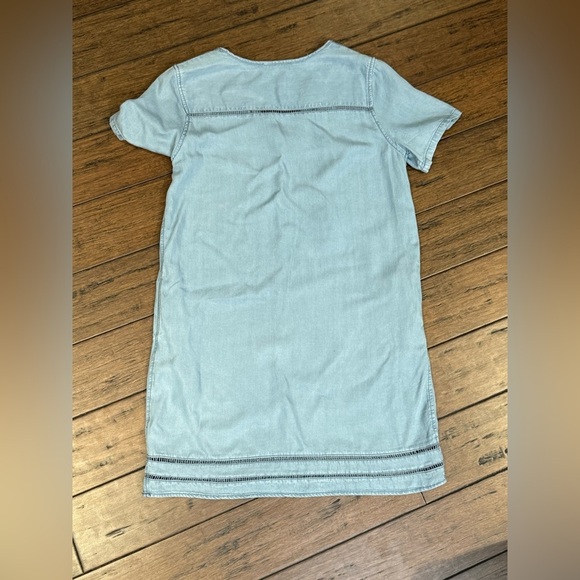 JAK&RAE Light Denim Short Sleeve Dress - Picture 2 of 7